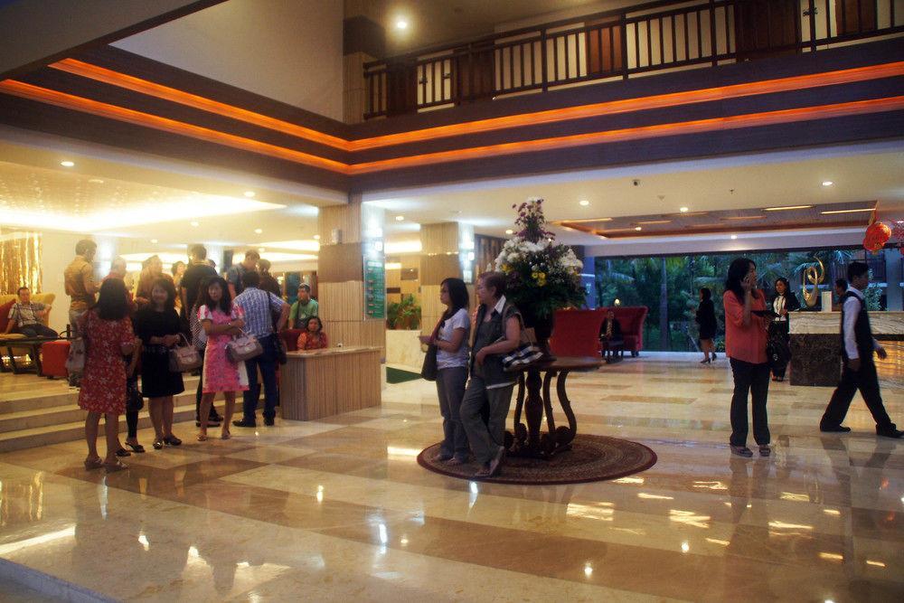 Grand Hap Solo Hotel Exterior photo