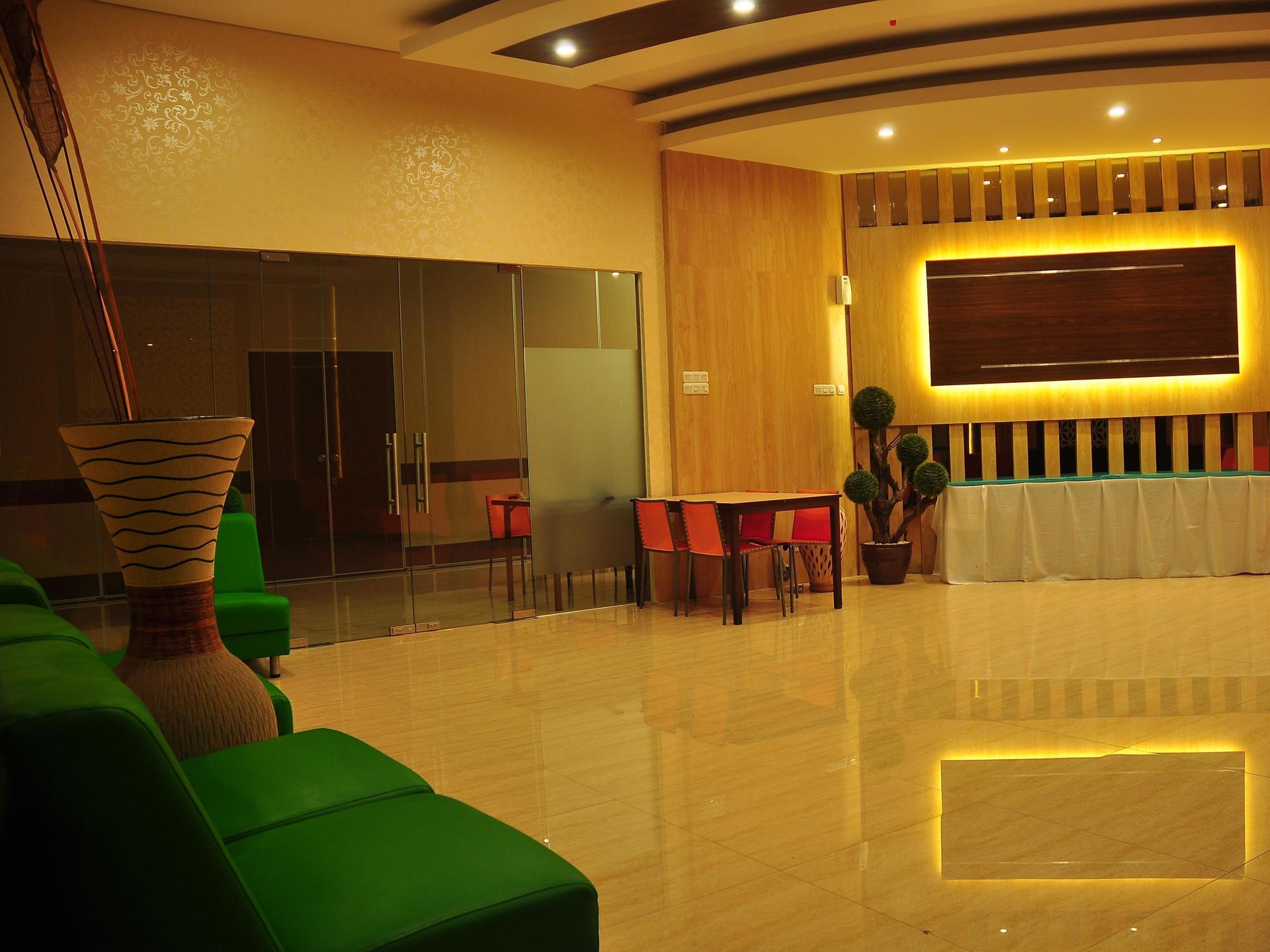Grand Hap Solo Hotel Exterior photo
